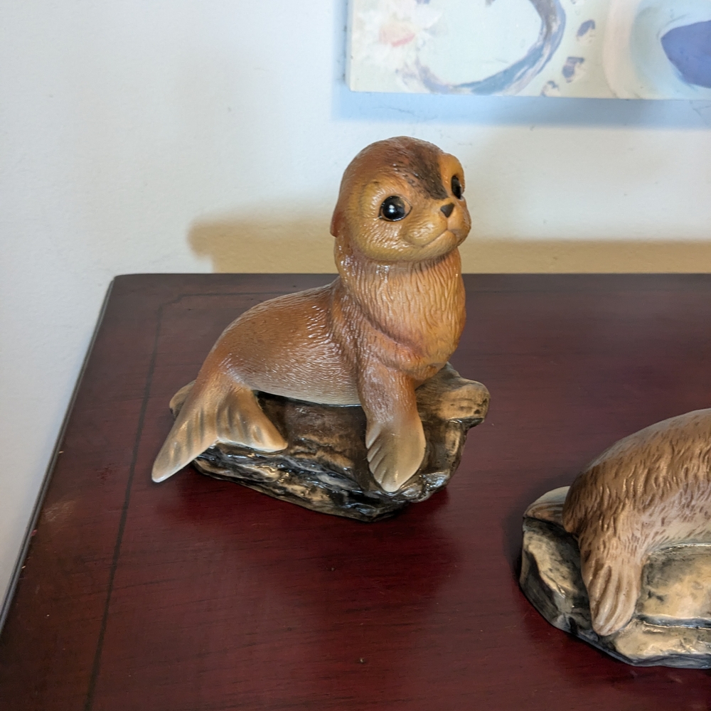 80's Art Masterpiece By Homco Hand Painted Porcelain Brown Seal Figurine 6" EUC